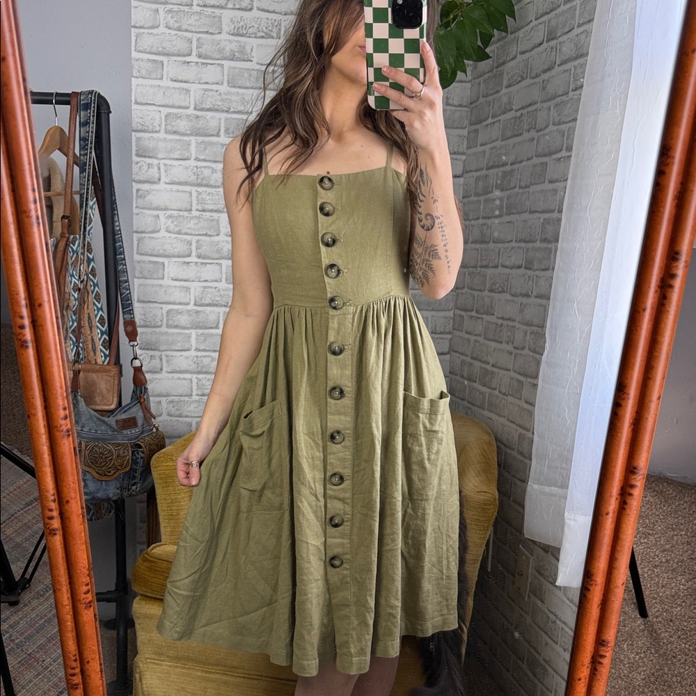 Forever 21 // Green Button-Front Dress